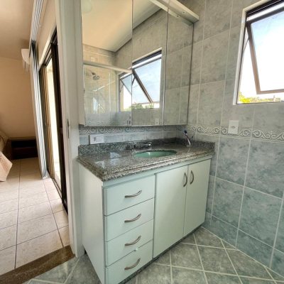 Cobertura com 229m², 3 quartos, 3 suítes, 2 garagens, no bairro Canasvieiras em Florianópolis