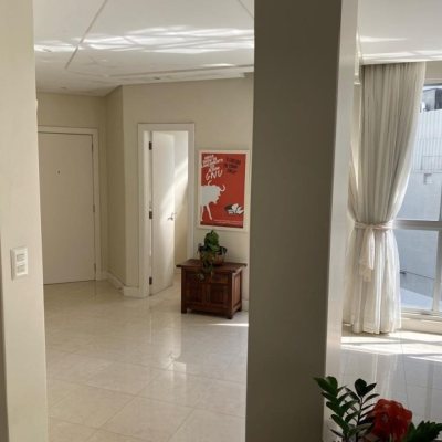 Apartamentos com 193m², 3 quartos, 1 suíte, 2 garagens, no bairro Centro em Florianópolis