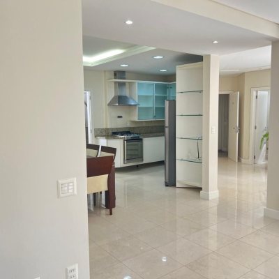 Apartamentos com 193m², 3 quartos, 1 suíte, 2 garagens, no bairro Centro em Florianópolis