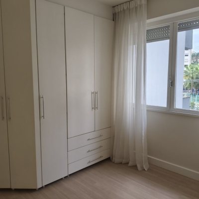 Apartamentos com 193m², 3 quartos, 1 suíte, 2 garagens, no bairro Centro em Florianópolis