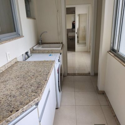 Apartamentos com 193m², 3 quartos, 1 suíte, 2 garagens, no bairro Centro em Florianópolis