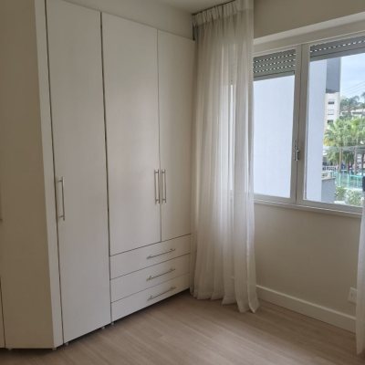 Apartamentos com 193m², 3 quartos, 1 suíte, 2 garagens, no bairro Centro em Florianópolis