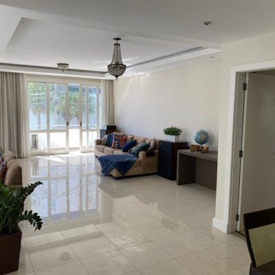 Apartamentos com 193m², 3 quartos, 1 suíte, 2 garagens, no bairro Centro em Florianópolis