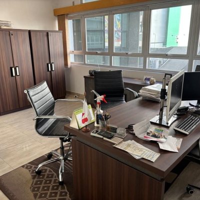 Sala com 32m², no bairro Centro em Florianópolis