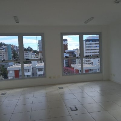Sala com 38m², 1 garagem, no bairro Trindade em Florianópolis