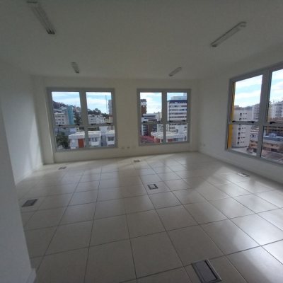 Sala com 38m², 1 garagem, no bairro Trindade em Florianópolis