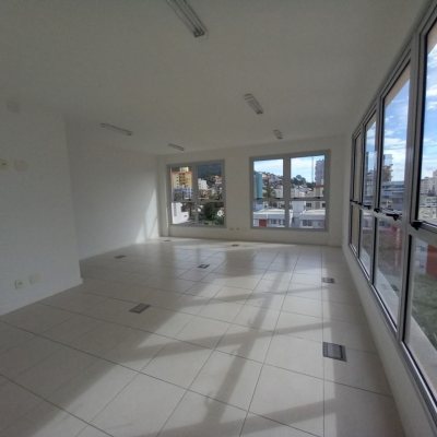 Sala com 38m², 1 garagem, no bairro Trindade em Florianópolis