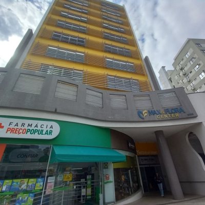 Sala com 38m², 1 garagem, no bairro Trindade em Florianópolis