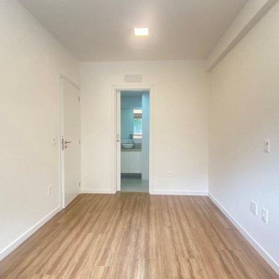 Apartamentos com 71m², 2 quartos, 1 suíte, 1 garagem, no bairro Cacupé em Florianópolis