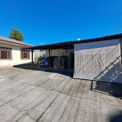 Casa Residencial com 119m², 6 quartos, 6 garagens, no bairro Praia Comprida em São José