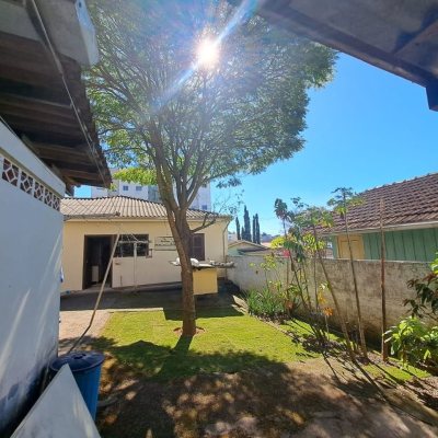 Casa Residencial com 119m², 6 quartos, 6 garagens, no bairro Praia Comprida em São José