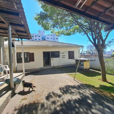 Casa Residencial com 119m², 6 quartos, 6 garagens, no bairro Praia Comprida em São José