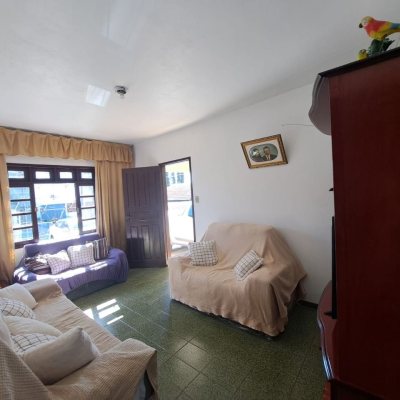 Casa Residencial com 119m², 6 quartos, 6 garagens, no bairro Praia Comprida em São José