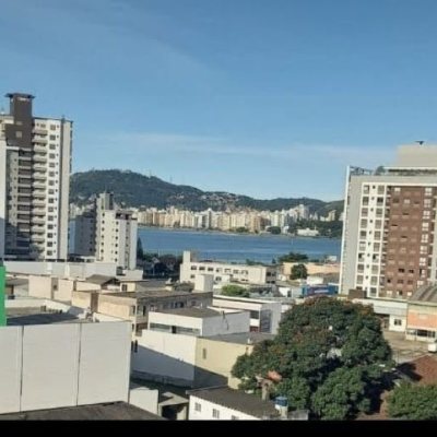Apartamentos com 133m², 4 quartos, 2 suítes, 2 garagens, no bairro Estreito em Florianópolis