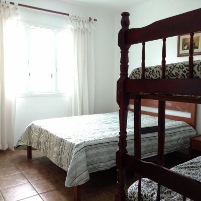 Casa Residencial com 113m², 4 quartos, 1 suíte, 4 garagens, no bairro Ingleses do Rio Vermelho em Florianópolis