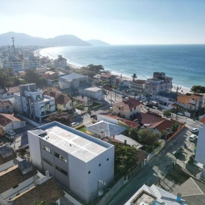 Casa Residencial com 113m², 4 quartos, 1 suíte, 4 garagens, no bairro Ingleses do Rio Vermelho em Florianópolis