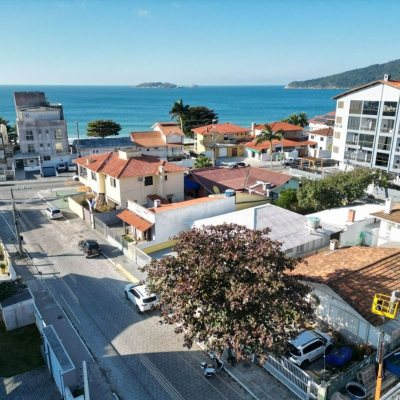 Casa Residencial com 113m², 4 quartos, 1 suíte, 4 garagens, no bairro Ingleses do Rio Vermelho em Florianópolis