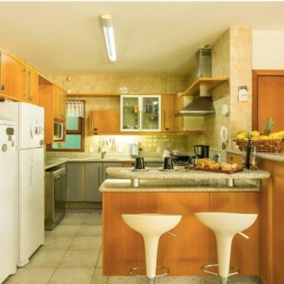 Casa Residencial com 929m², 5 quartos, 3 suítes, 5 garagens, no bairro João Paulo em Florianópolis