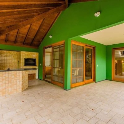 Casa Residencial com 929m², 5 quartos, 3 suítes, 5 garagens, no bairro João Paulo em Florianópolis