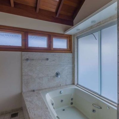 Casa Residencial com 929m², 5 quartos, 3 suítes, 5 garagens, no bairro João Paulo em Florianópolis