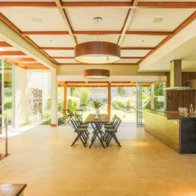 Casa Residencial com 929m², 5 quartos, 3 suítes, 5 garagens, no bairro João Paulo em Florianópolis