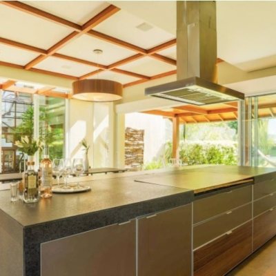 Casa Residencial com 929m², 5 quartos, 3 suítes, 5 garagens, no bairro João Paulo em Florianópolis