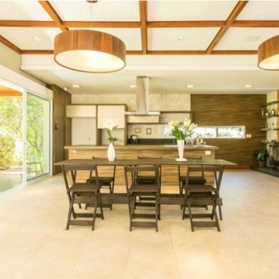 Casa Residencial com 929m², 5 quartos, 3 suítes, 5 garagens, no bairro João Paulo em Florianópolis