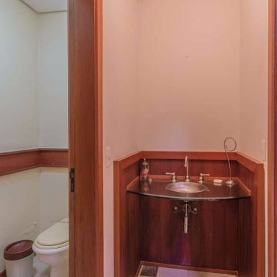 Casa Residencial com 929m², 5 quartos, 3 suítes, 5 garagens, no bairro João Paulo em Florianópolis