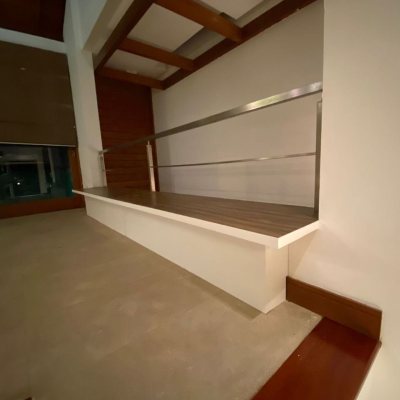 Casa Residencial com 929m², 5 quartos, 3 suítes, 5 garagens, no bairro João Paulo em Florianópolis