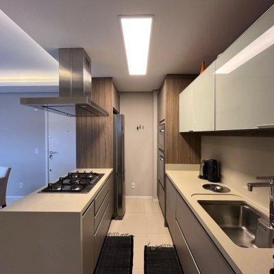 Cobertura com 140m², 3 quartos, 1 suíte, 2 garagens, no bairro Kobrasol em São José