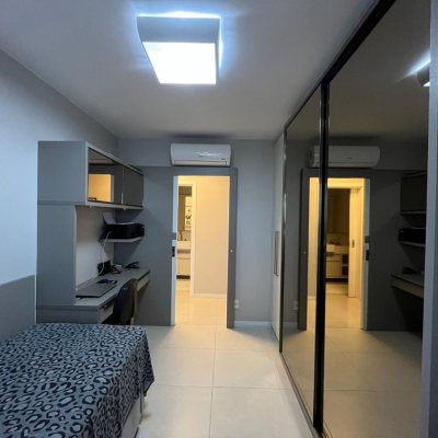 Cobertura com 140m², 3 quartos, 1 suíte, 2 garagens, no bairro Kobrasol em São José