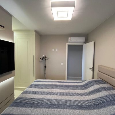 Cobertura com 140m², 3 quartos, 1 suíte, 2 garagens, no bairro Kobrasol em São José