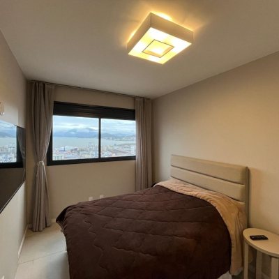 Cobertura com 140m², 3 quartos, 1 suíte, 2 garagens, no bairro Kobrasol em São José