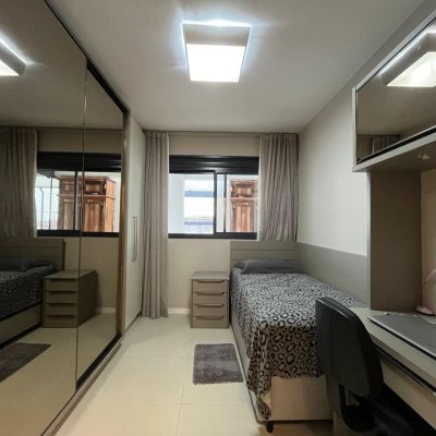 Cobertura com 140m², 3 quartos, 1 suíte, 2 garagens, no bairro Kobrasol em São José