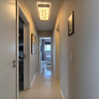 Cobertura com 140m², 3 quartos, 1 suíte, 2 garagens, no bairro Kobrasol em São José