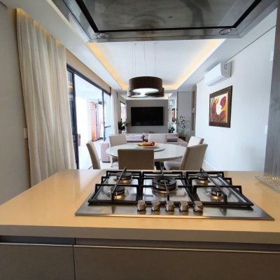 Cobertura com 140m², 3 quartos, 1 suíte, 2 garagens, no bairro Kobrasol em São José