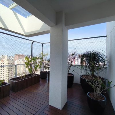 Cobertura com 140m², 3 quartos, 1 suíte, 2 garagens, no bairro Kobrasol em São José