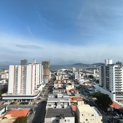 Cobertura com 140m², 3 quartos, 1 suíte, 2 garagens, no bairro Kobrasol em São José