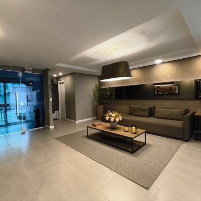 Cobertura com 140m², 3 quartos, 1 suíte, 2 garagens, no bairro Kobrasol em São José