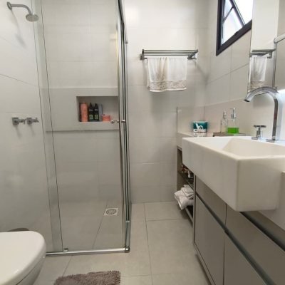 Cobertura com 140m², 3 quartos, 1 suíte, 2 garagens, no bairro Kobrasol em São José