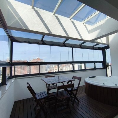 Cobertura com 140m², 3 quartos, 1 suíte, 2 garagens, no bairro Kobrasol em São José