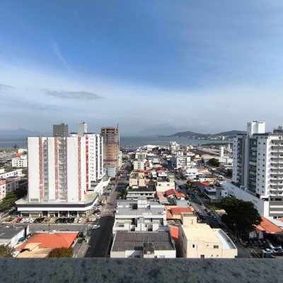 Cobertura com 140m², 3 quartos, 1 suíte, 2 garagens, no bairro Kobrasol em São José