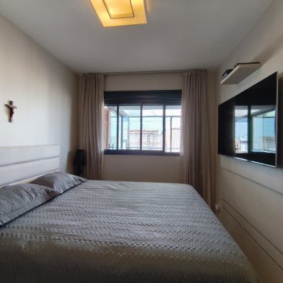 Cobertura com 140m², 3 quartos, 1 suíte, 2 garagens, no bairro Kobrasol em São José