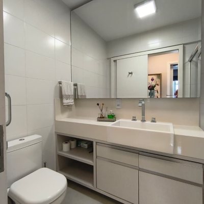 Cobertura com 140m², 3 quartos, 1 suíte, 2 garagens, no bairro Kobrasol em São José