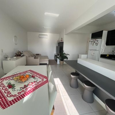 Apartamentos com 86m², 3 quartos, 1 suíte, 1 garagem, no bairro Kobrasol em São José