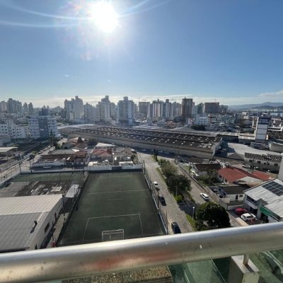 Apartamentos com 86m², 3 quartos, 1 suíte, 1 garagem, no bairro Kobrasol em São José