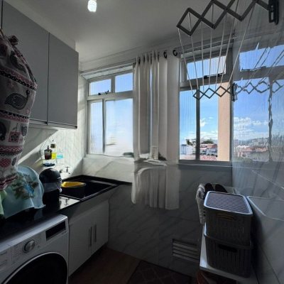 Apartamentos com 76m², 3 quartos, 1 garagem, no bairro Barreiros em São José