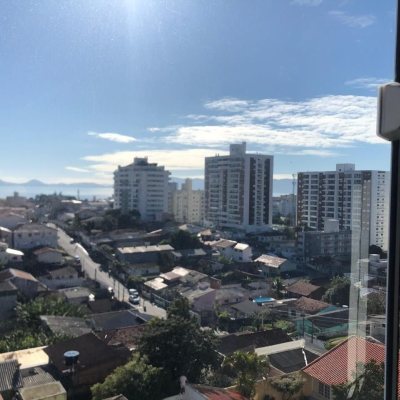 Apartamentos com 76m², 3 quartos, 1 garagem, no bairro Barreiros em São José