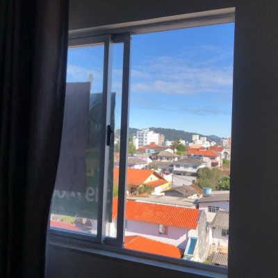 Apartamentos com 76m², 3 quartos, 1 garagem, no bairro Barreiros em São José