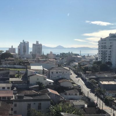 Apartamentos com 76m², 3 quartos, 1 garagem, no bairro Barreiros em São José